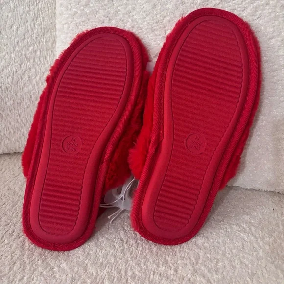 Target Red Logo Fuzzy Slippers NEW - Picture 2 of 2